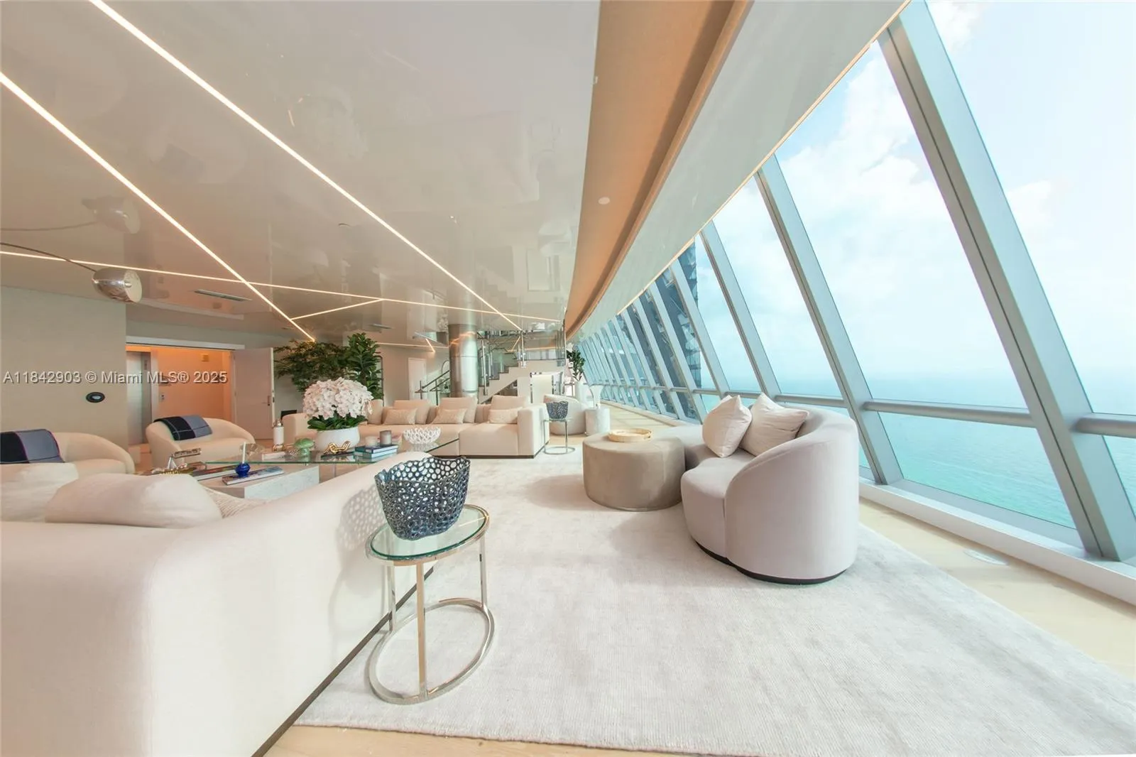 Sunny Isles Beach, Florida 33160, United States, 6 Bedrooms Bedrooms, ,8 BathroomsBathrooms,Residential,Active,176045