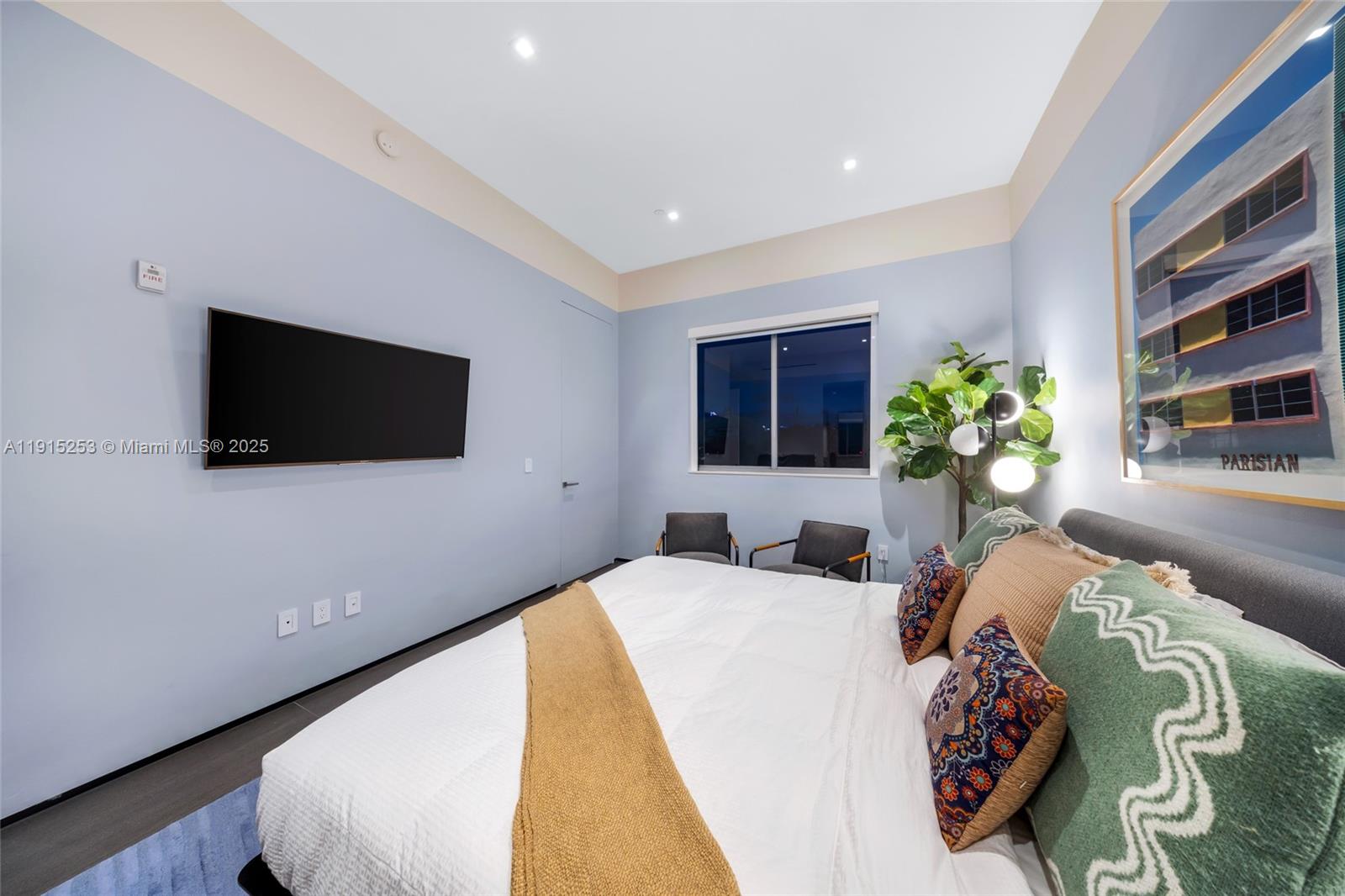 250 WYNWOOD CONDO - Residential