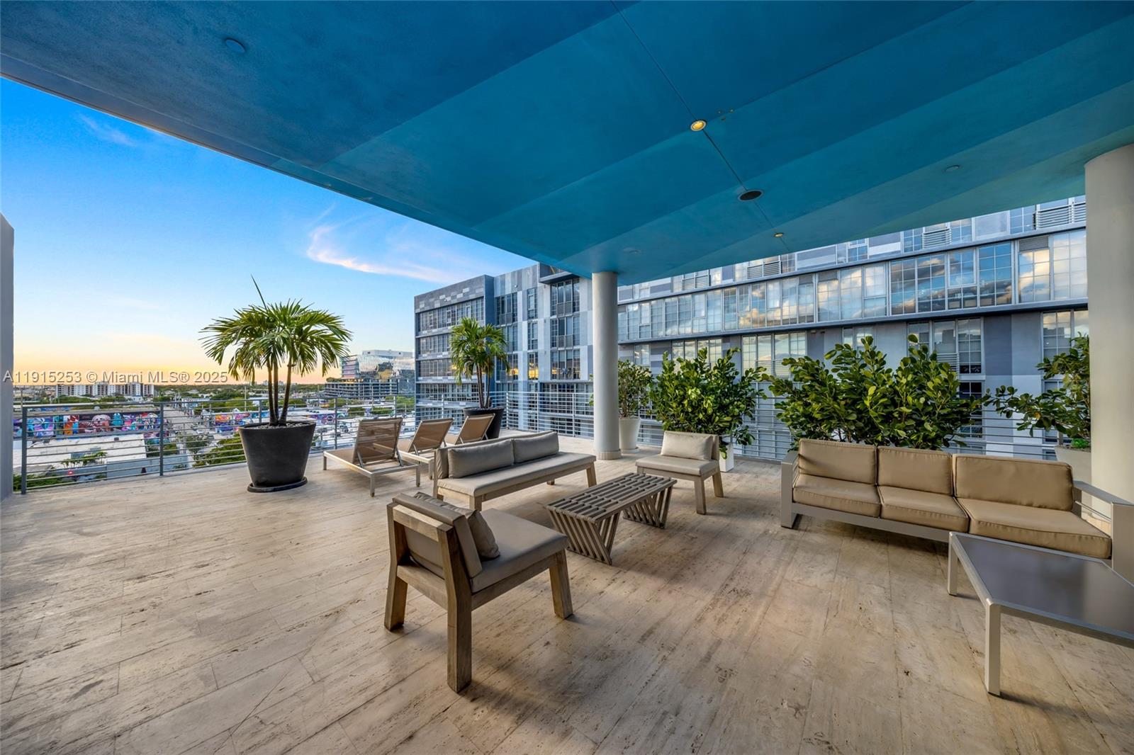 250 WYNWOOD CONDO - Residential