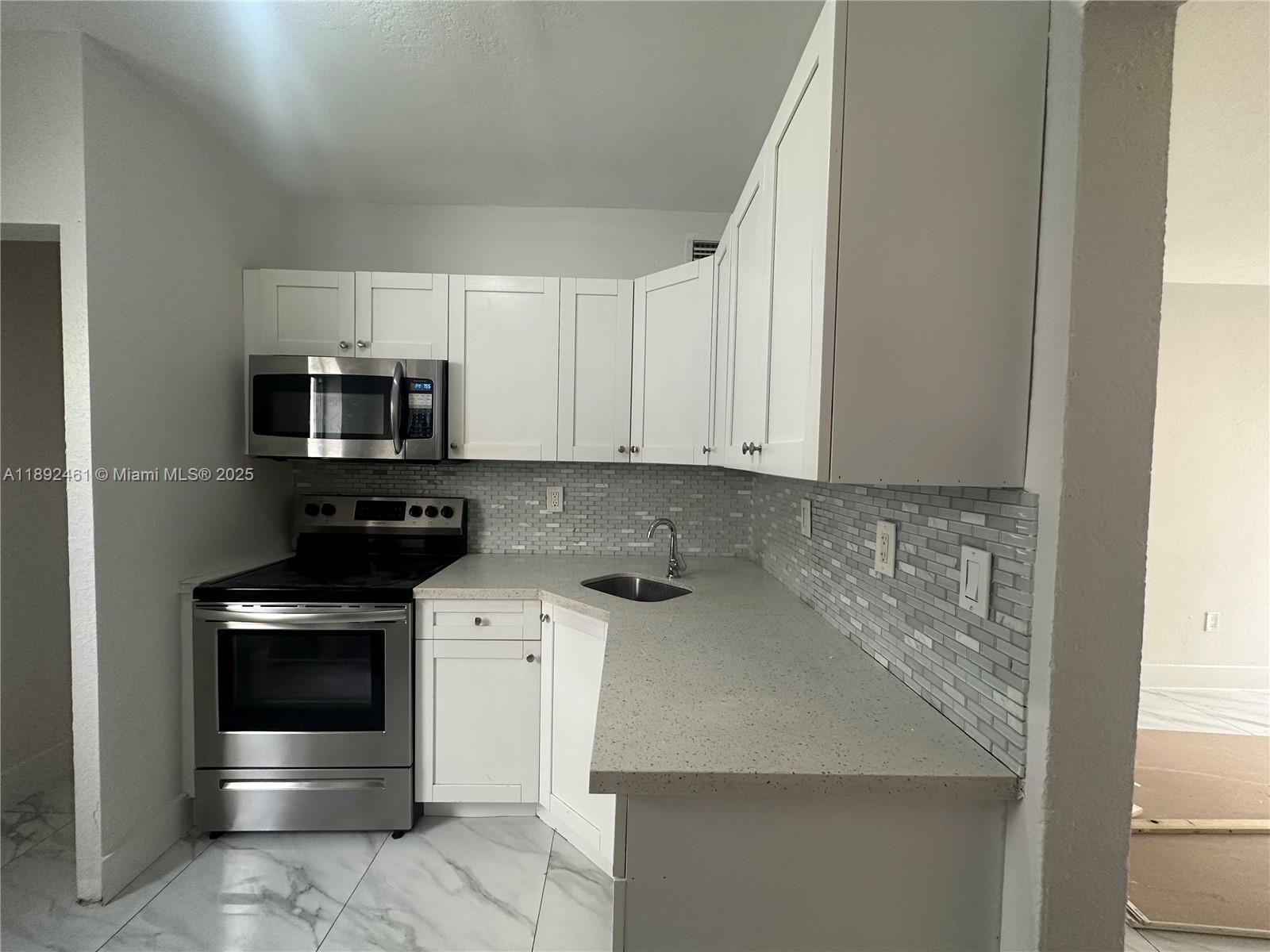 7TH AVENUE HIGHLANDS - Residential Lease