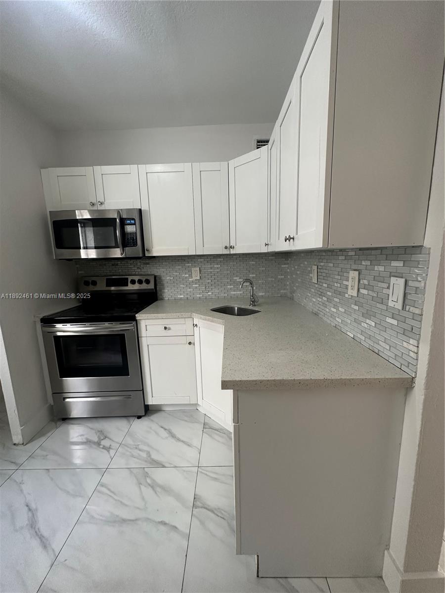 7TH AVENUE HIGHLANDS - Residential Lease