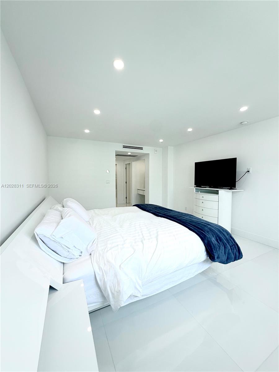 OCEANVIEW BUILDING A COND - Residential