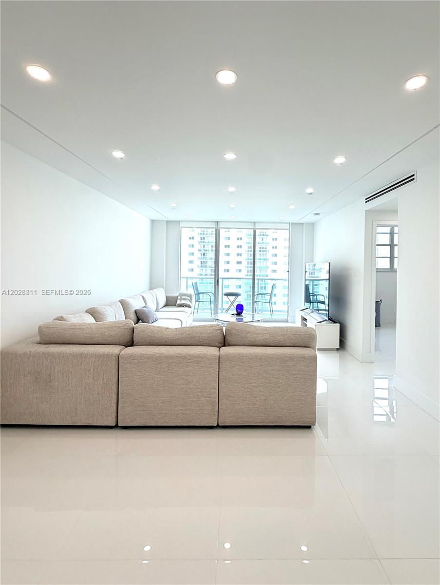OCEANVIEW BUILDING A COND - Residential