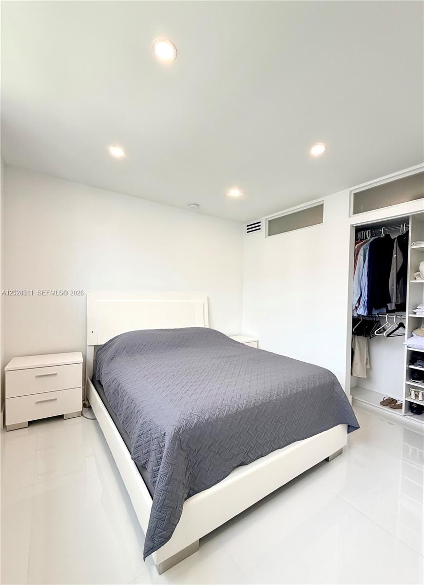 OCEANVIEW BUILDING A COND - Residential