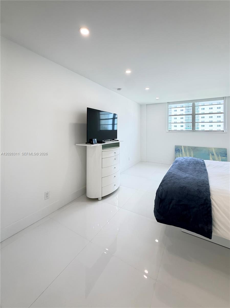 OCEANVIEW BUILDING A COND - Residential
