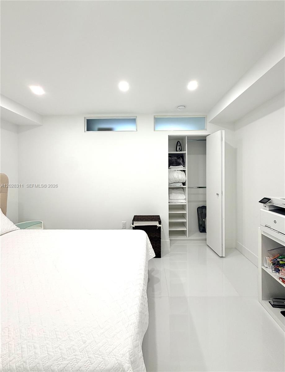 OCEANVIEW BUILDING A COND - Residential