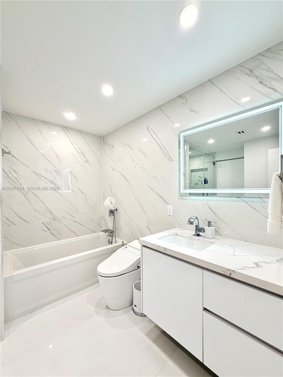 OCEANVIEW BUILDING A COND - Residential
