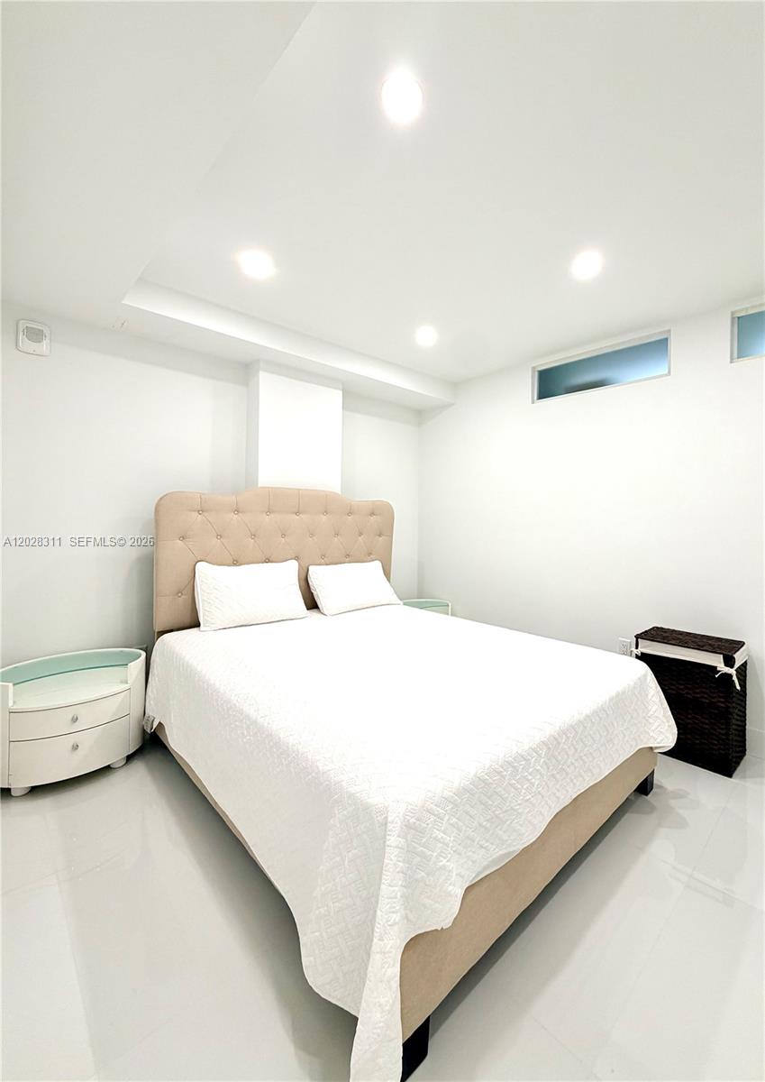 OCEANVIEW BUILDING A COND - Residential