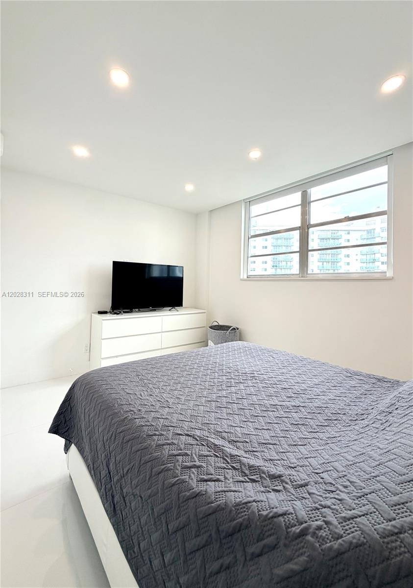 OCEANVIEW BUILDING A COND - Residential
