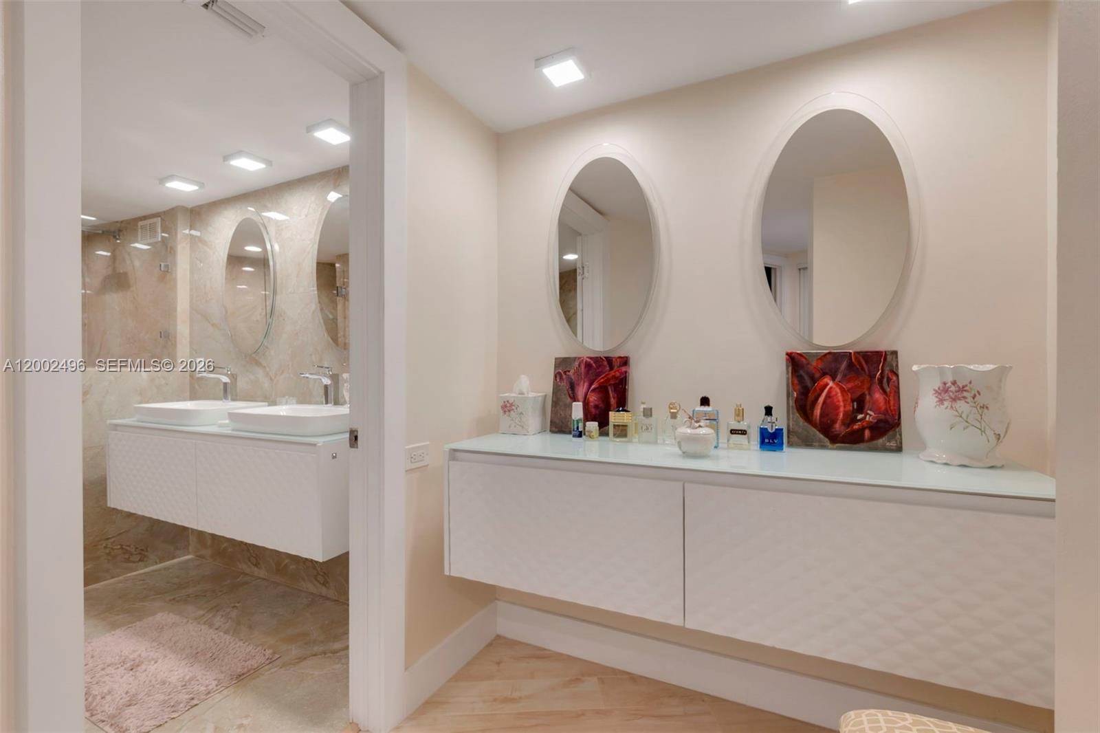 FIFTY SIX-SIXTY COLLINS A - Residential