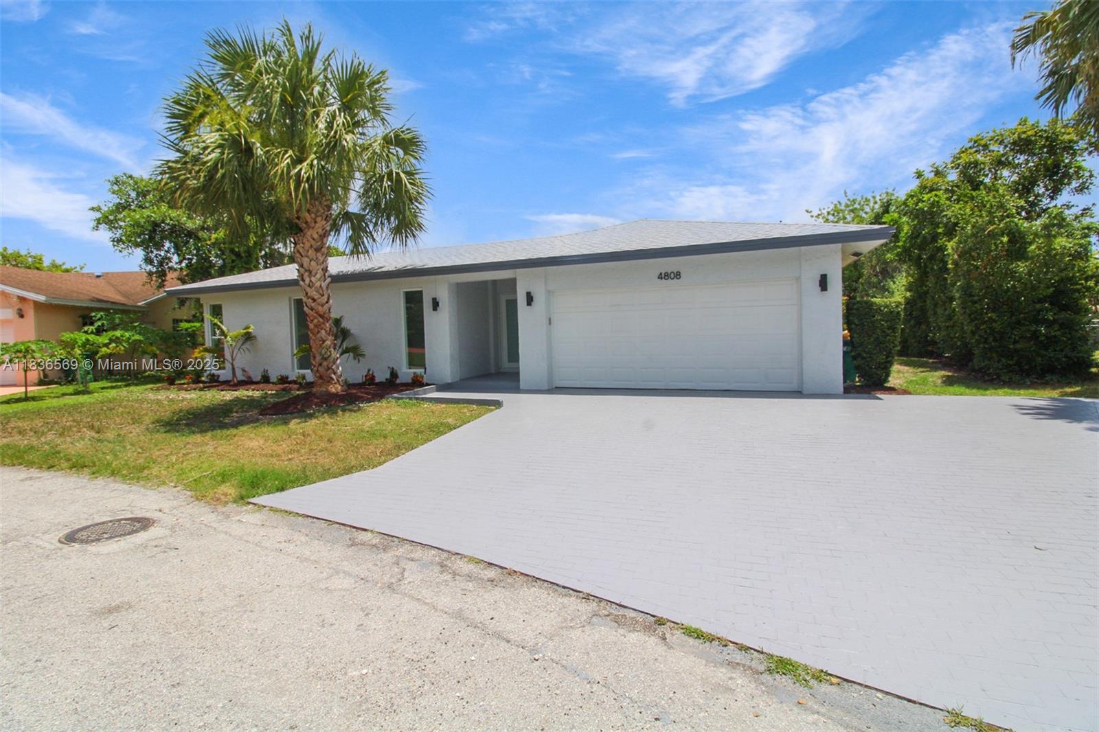 4808 Mango Dr, Tamarac, FL, 33319/$680,000 2 4808 Mango Dr