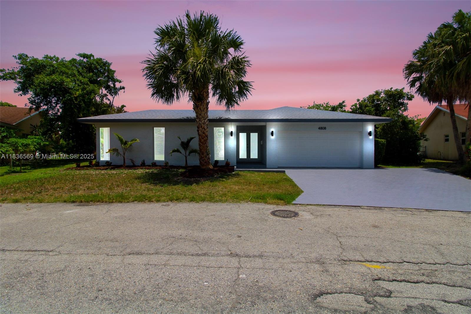 4808 Mango Dr