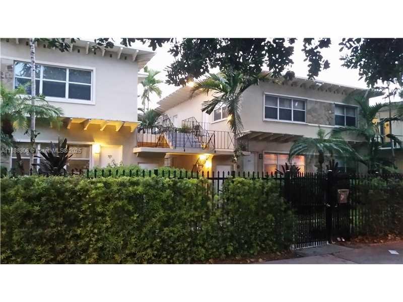 990 Meridian Ave -