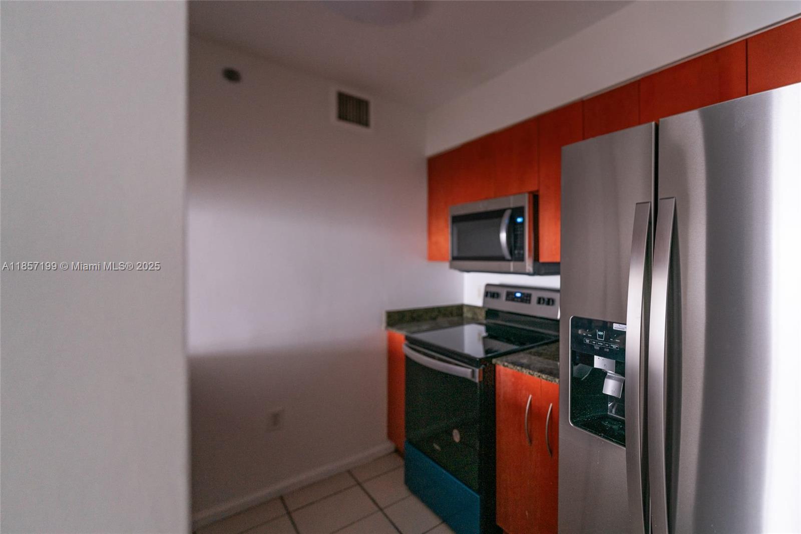 THE CLUB AT BRICKELL BAY - Residential Lease