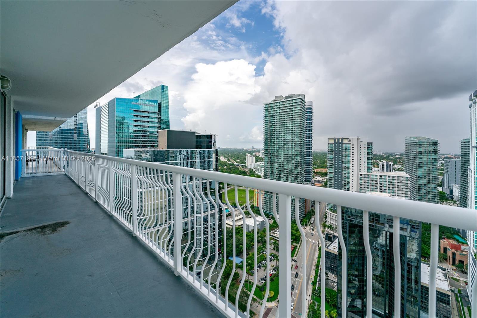 1200 Brickell Bay Dr 4024