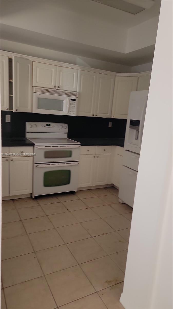 8866 W Flagler St 106