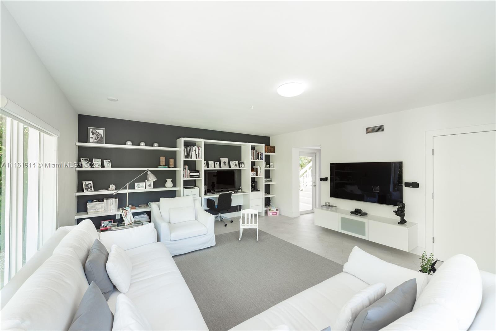 TROPICAL ISLE HOMES SUB 4 - Residential