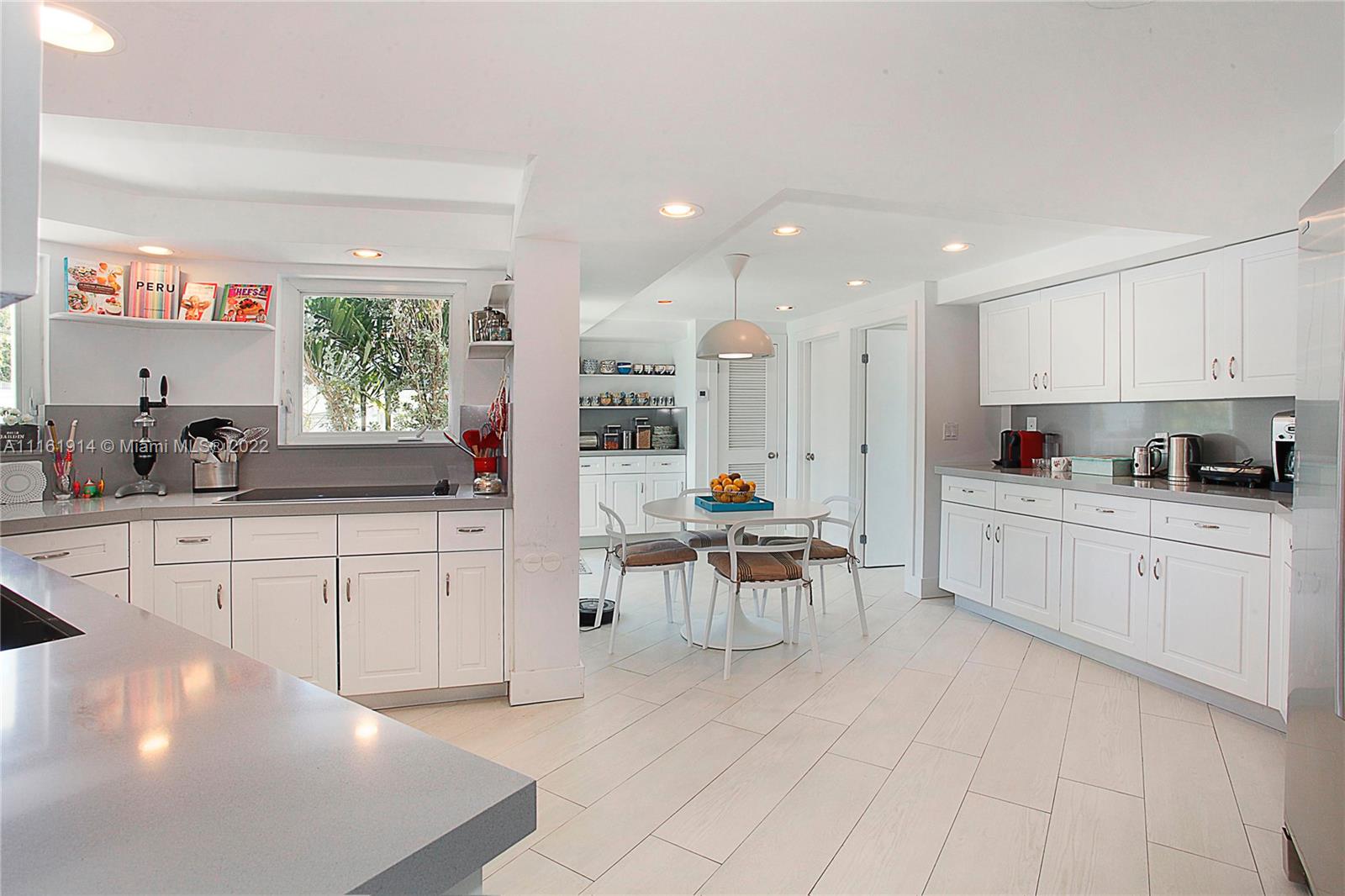 TROPICAL ISLE HOMES SUB 4 - Residential