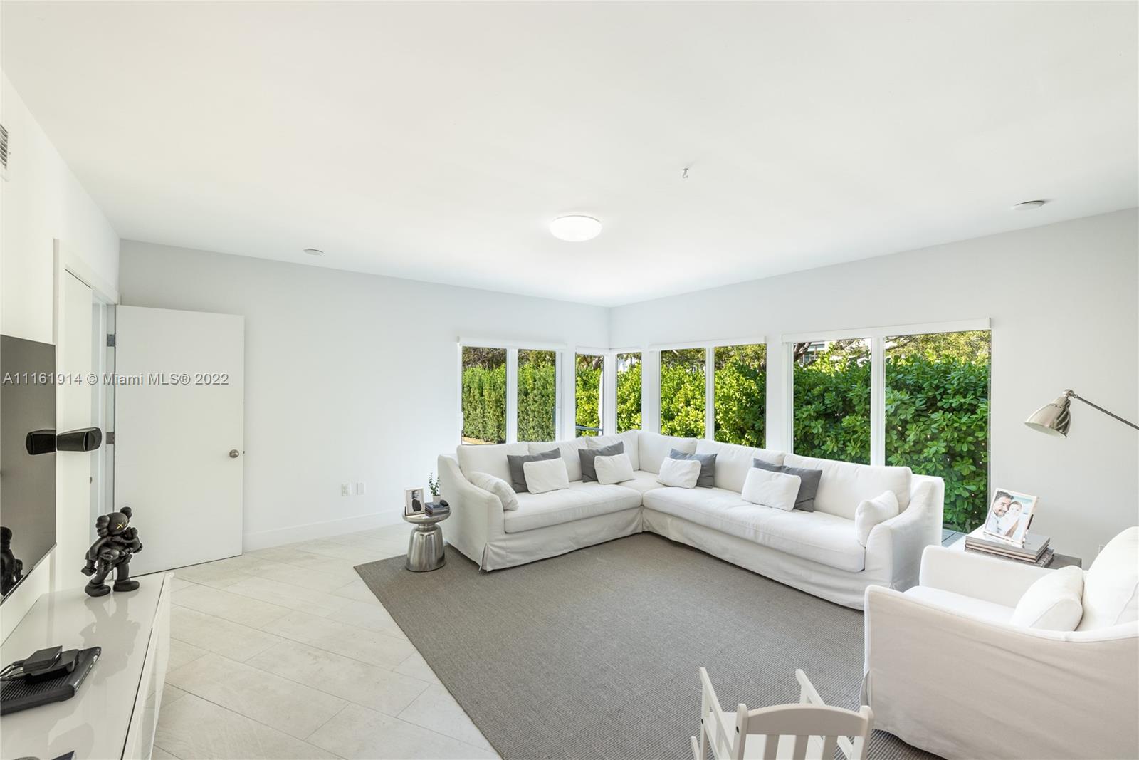 TROPICAL ISLE HOMES SUB 4 - Residential