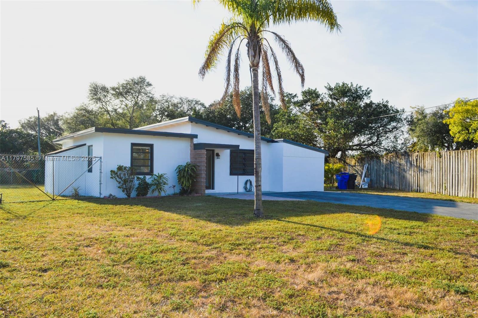 16 Allen Rd 1, West Park, Broward County, Florida - 2 Bedrooms  
1 Bathrooms - 