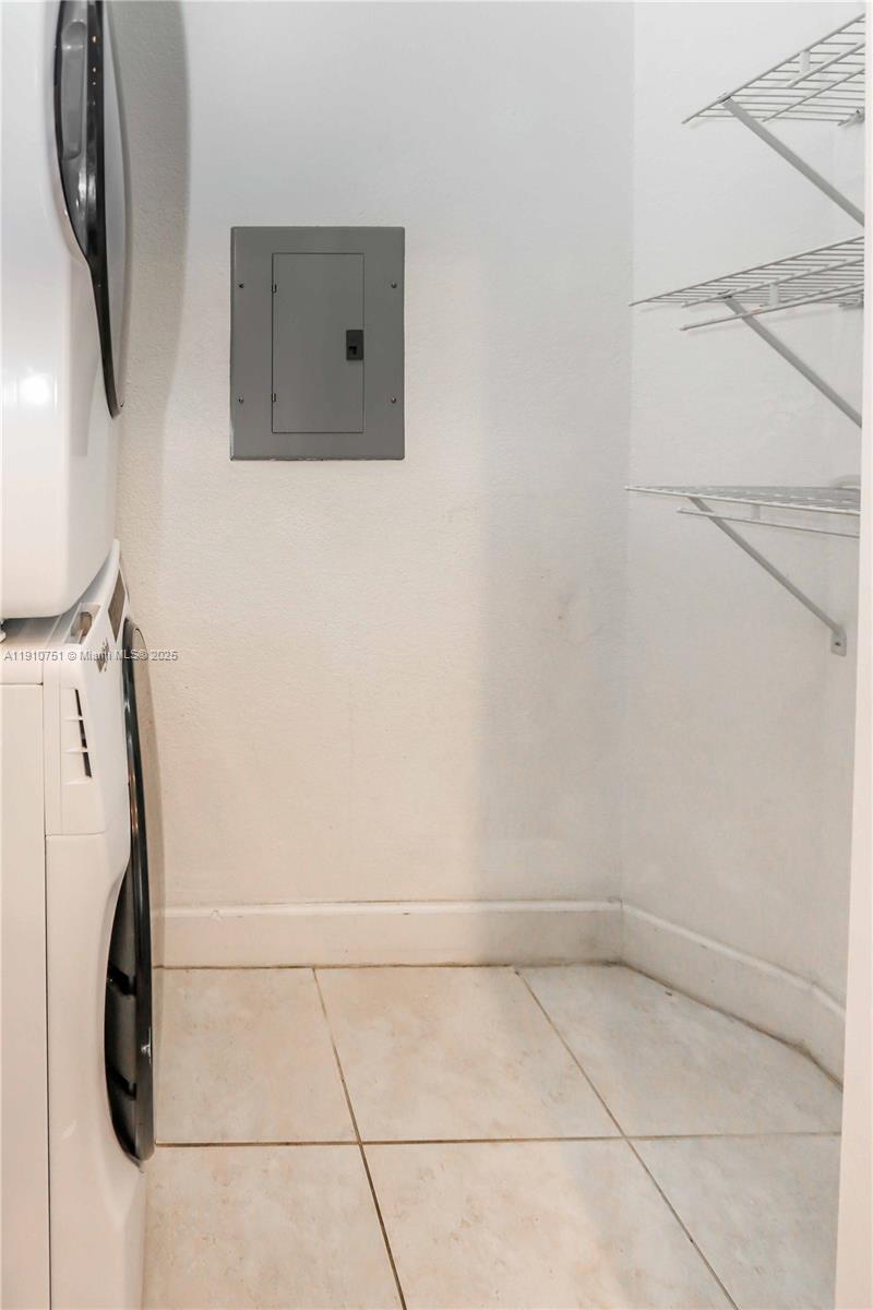 RADIUS CONDO - Residential