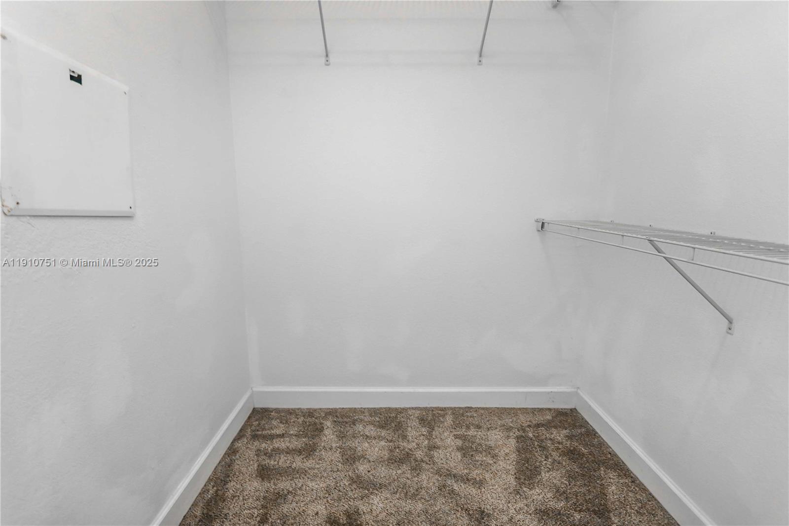 RADIUS CONDO - Residential