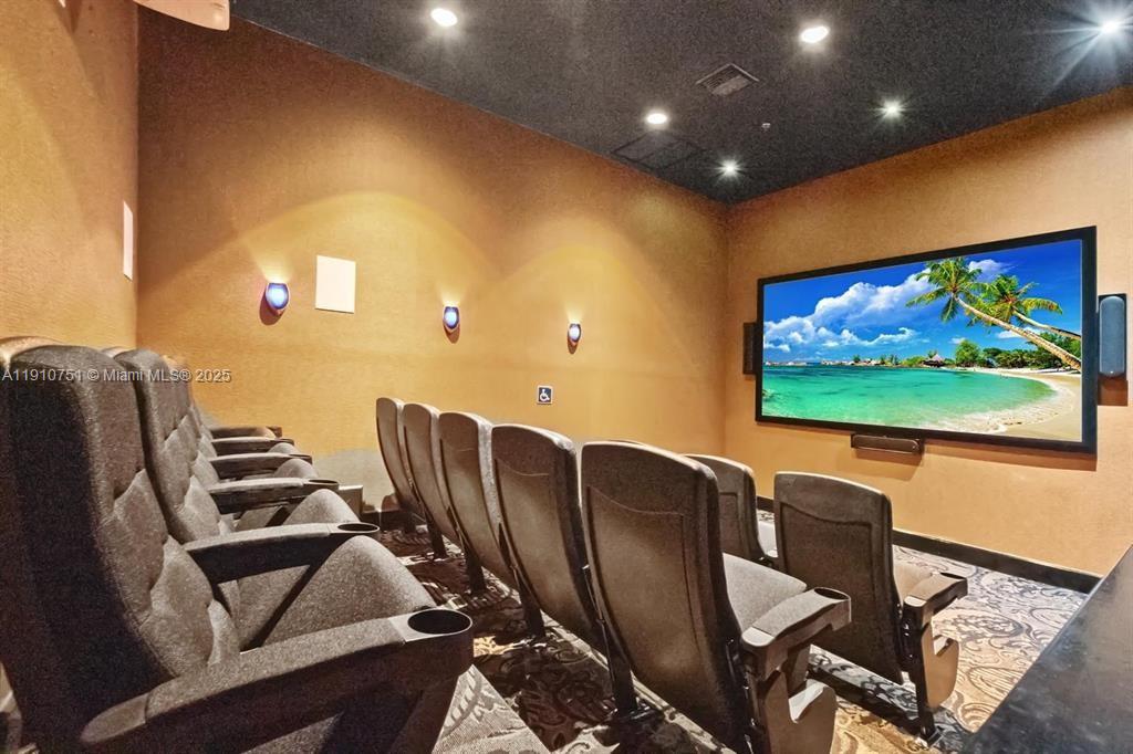 RADIUS CONDO - Residential