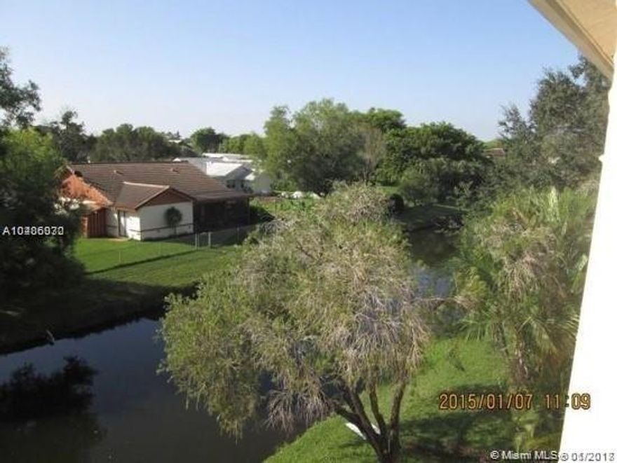 Well maintained condo, 2b/2b. Washer and Dryer in the unit. Tiled floor. Community pool. Relaxing water view. Pet allowed less than 20Lb.  $250 Pet Security deposit + $250 Non refundable pet fee.  Association requires A MINIMUM CREDIT SCORE OF 620 OR ABOVE. See Attached Condo application.