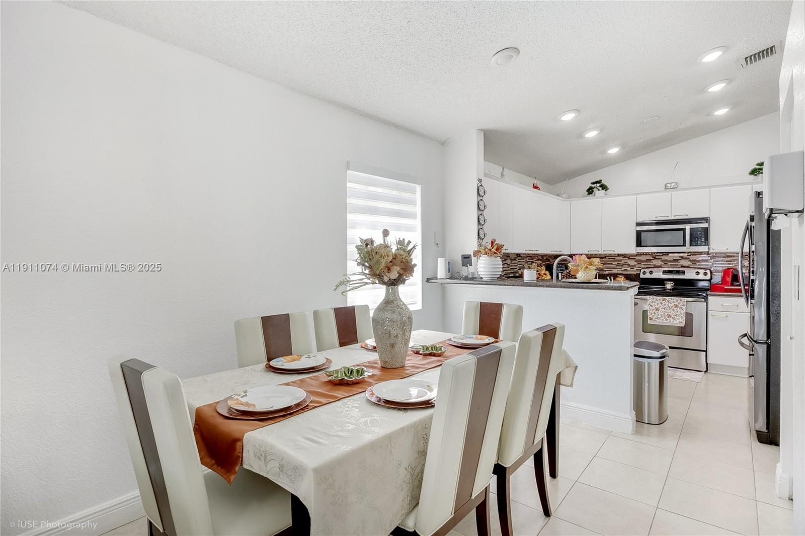 CRYSTAL POINTE - Residential