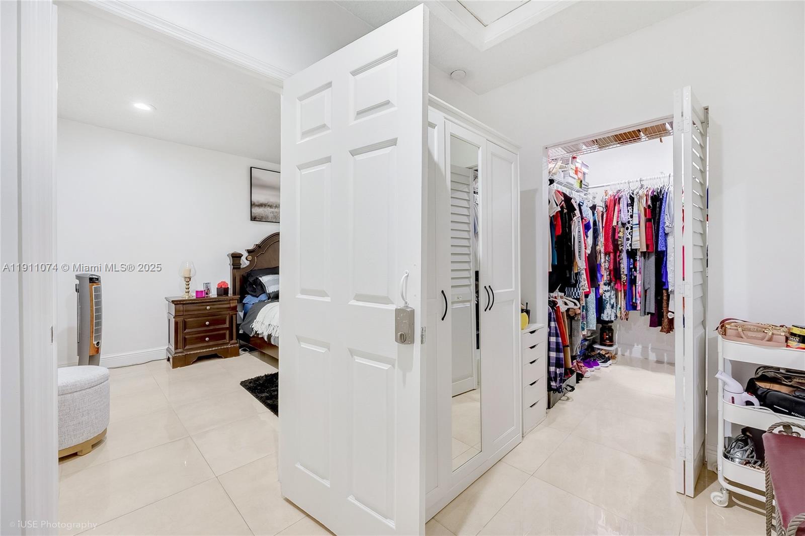 CRYSTAL POINTE - Residential