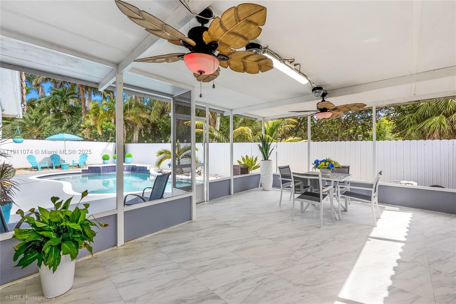 CRYSTAL POINTE - Residential