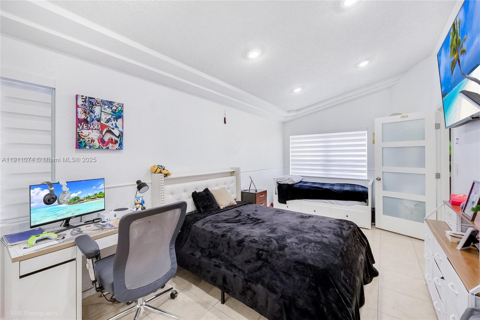 CRYSTAL POINTE - Residential