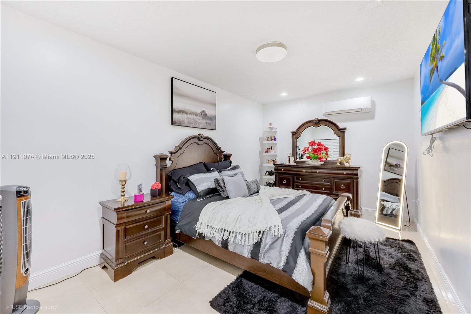 CRYSTAL POINTE - Residential