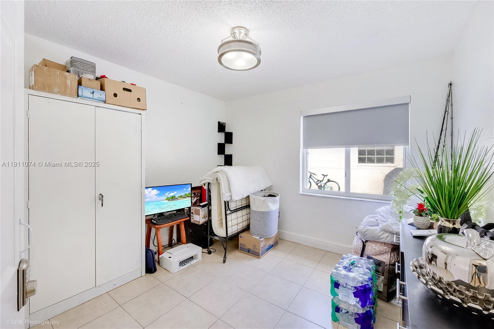 CRYSTAL POINTE - Residential