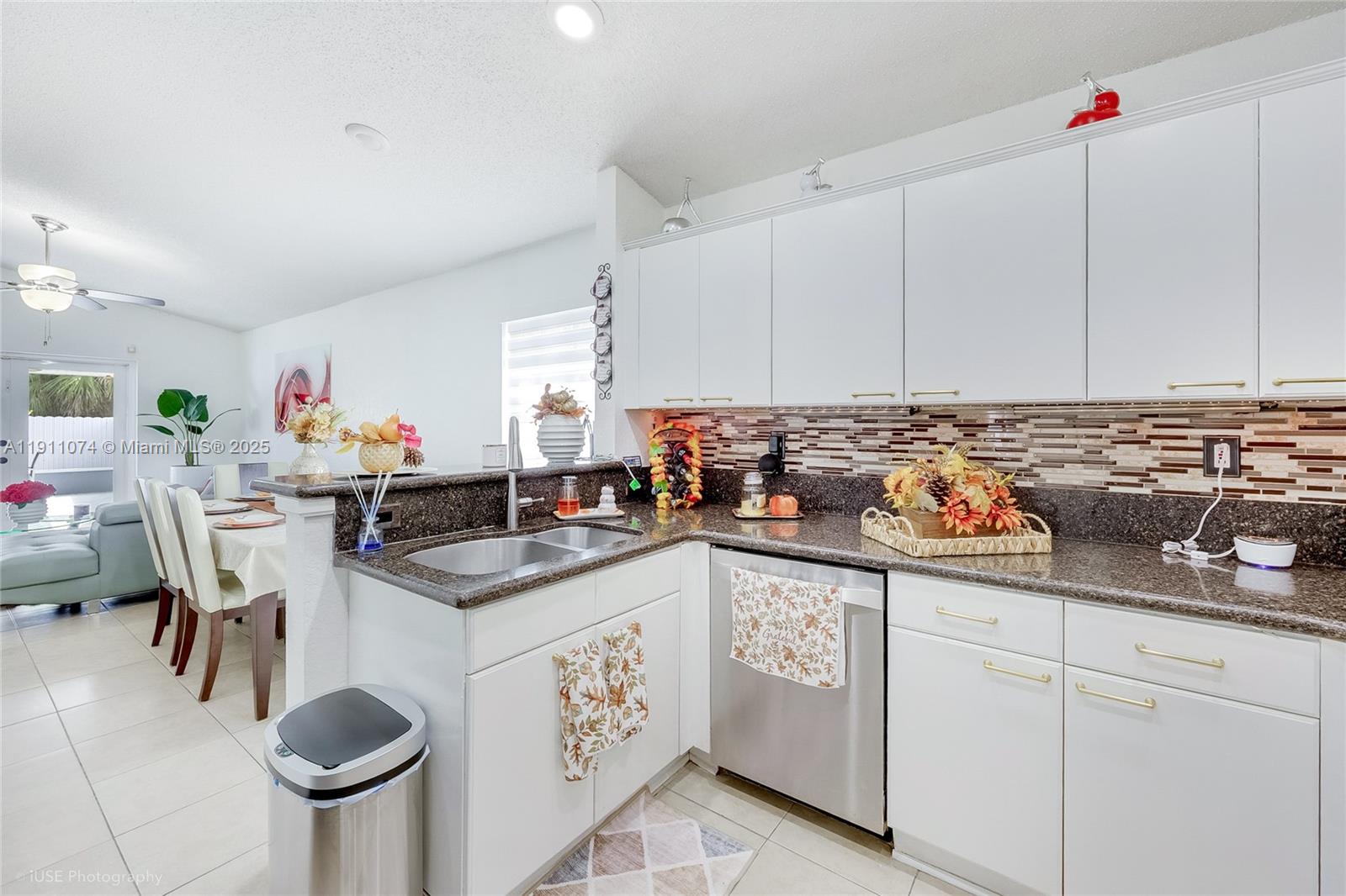 CRYSTAL POINTE - Residential