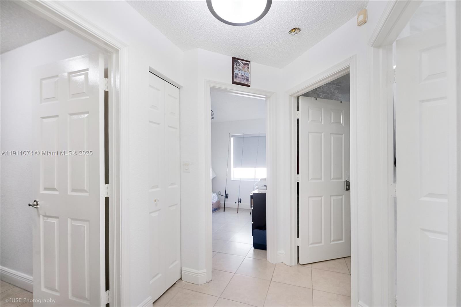 CRYSTAL POINTE - Residential