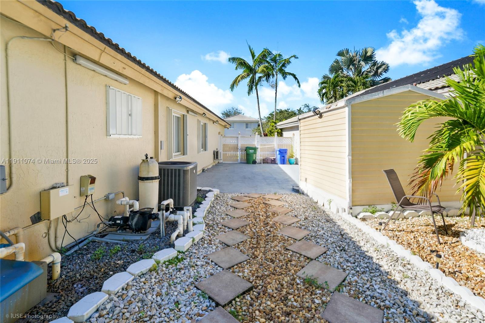 CRYSTAL POINTE - Residential