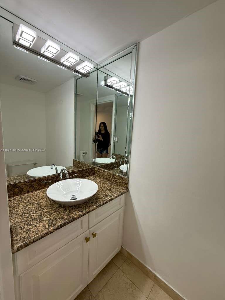 VENETIA CONDO - Residential Lease