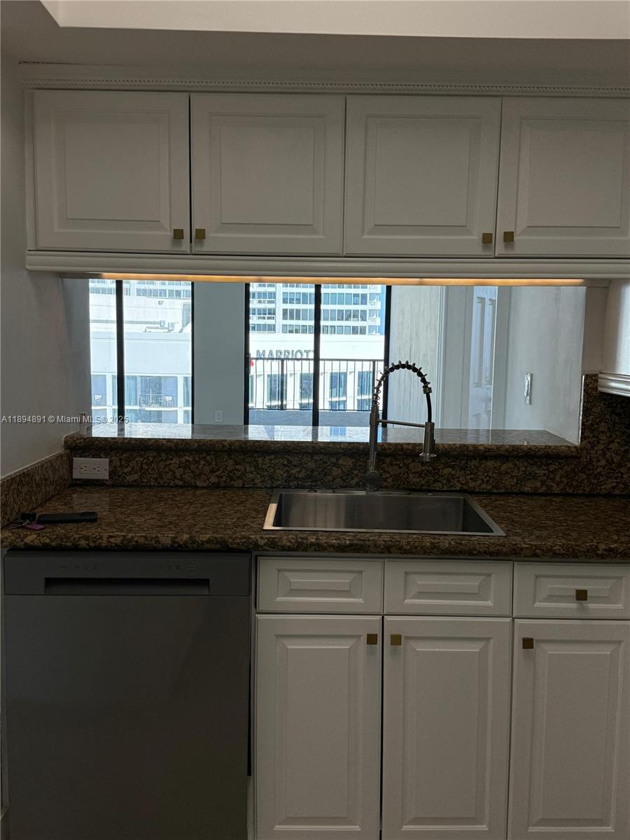 VENETIA CONDO - Residential Lease