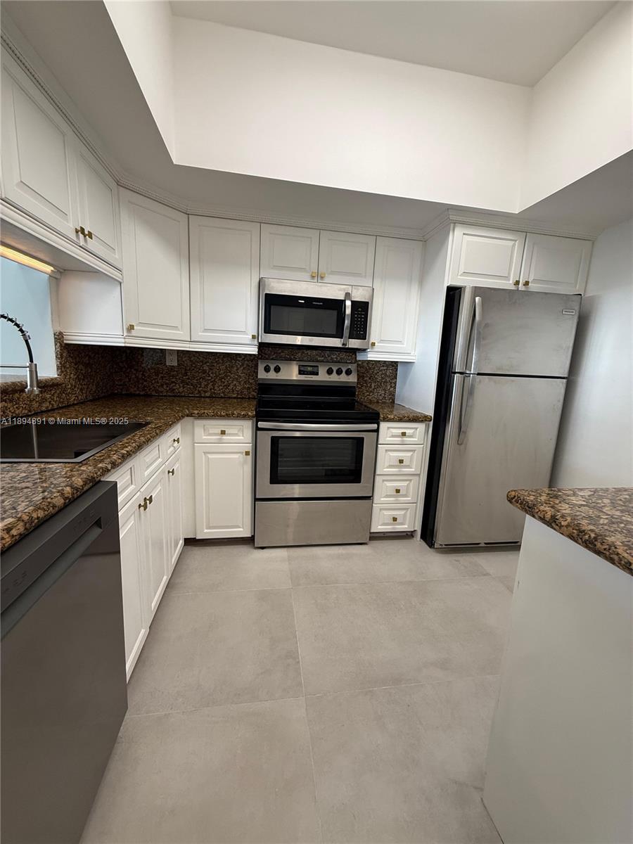 VENETIA CONDO - Residential Lease