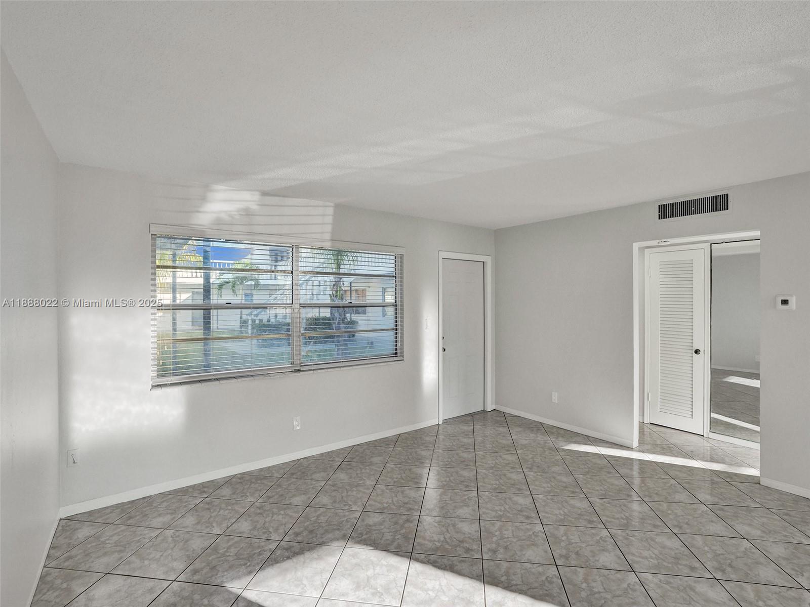 VENETIAN CONDO - Residential Lease