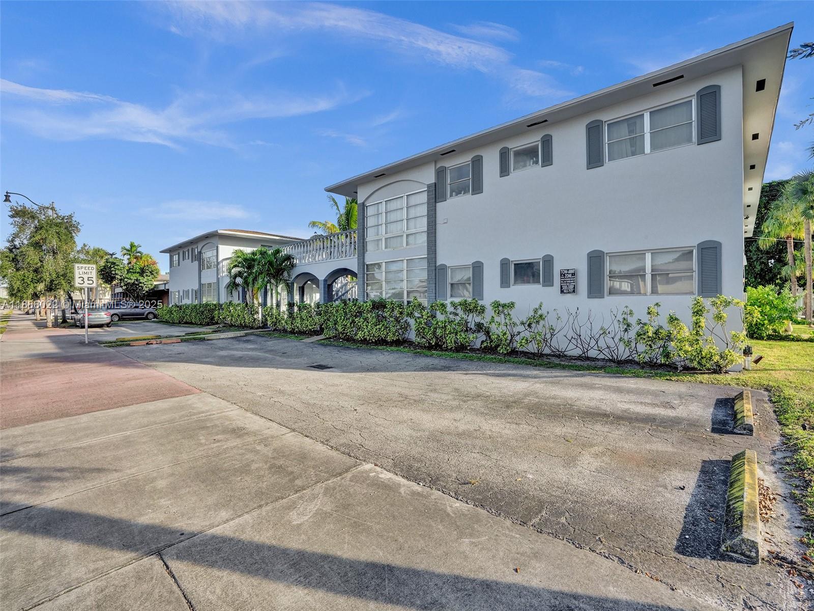 VENETIAN CONDO - Residential Lease