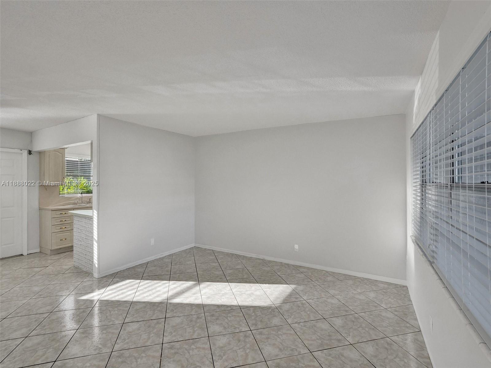 VENETIAN CONDO - Residential Lease