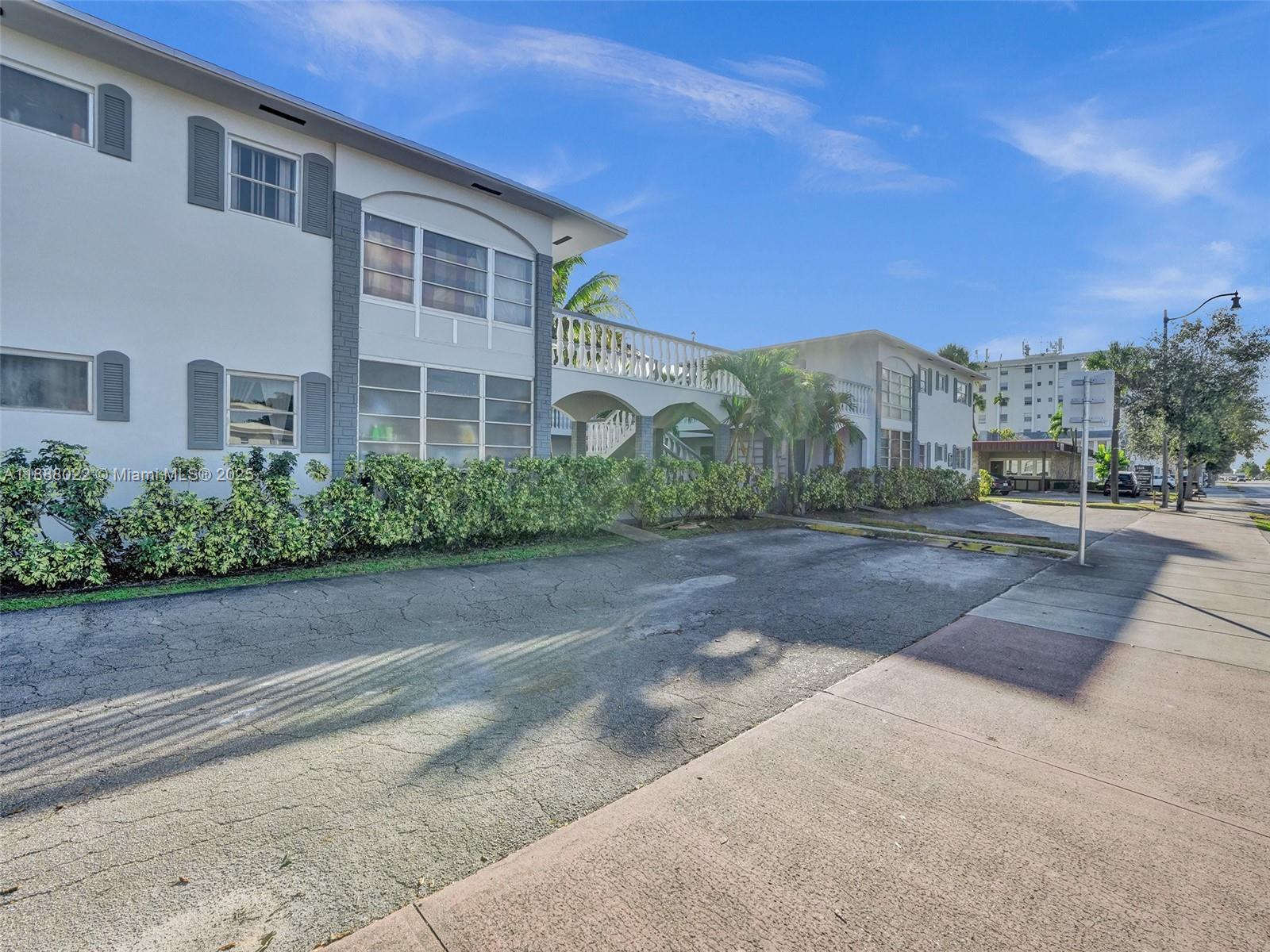 VENETIAN CONDO - Residential Lease