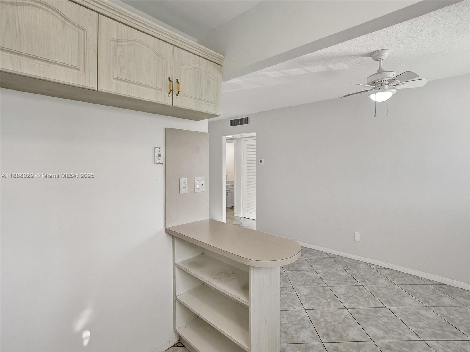 VENETIAN CONDO - Residential Lease