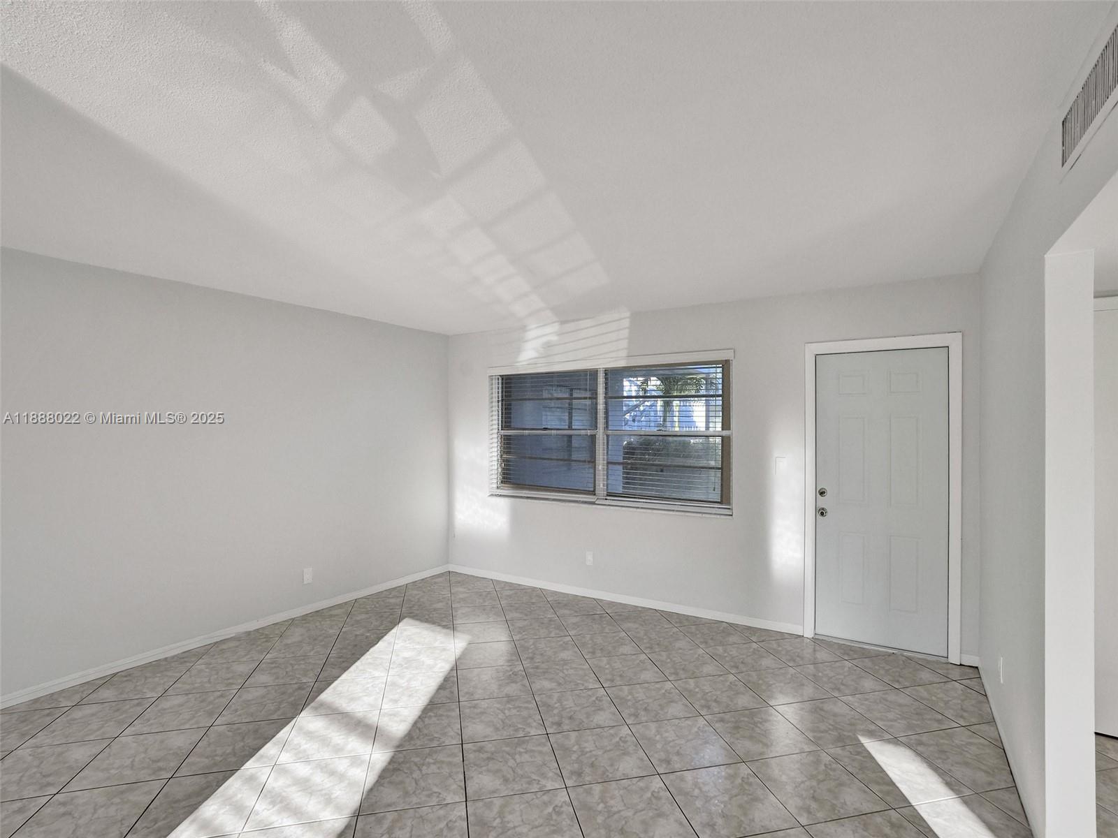 VENETIAN CONDO - Residential Lease