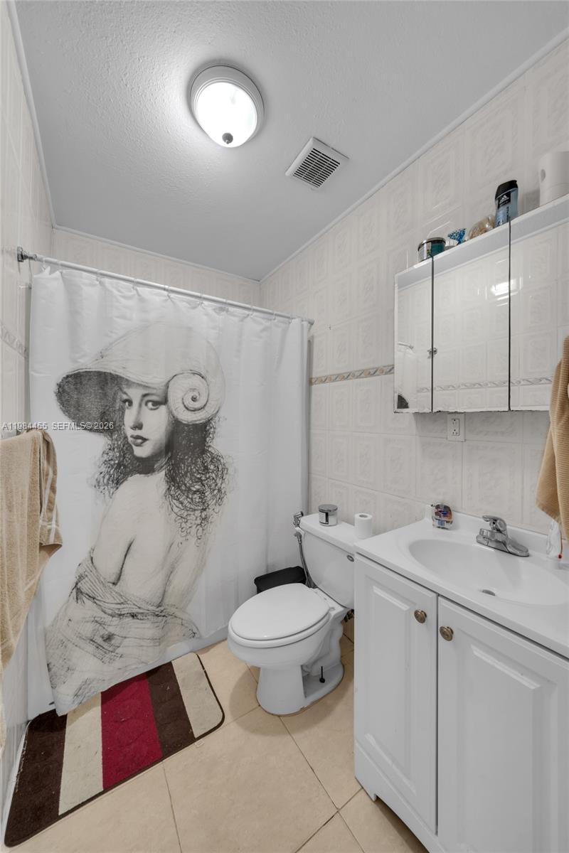 HIALEAH 9TH ADDN - Residential