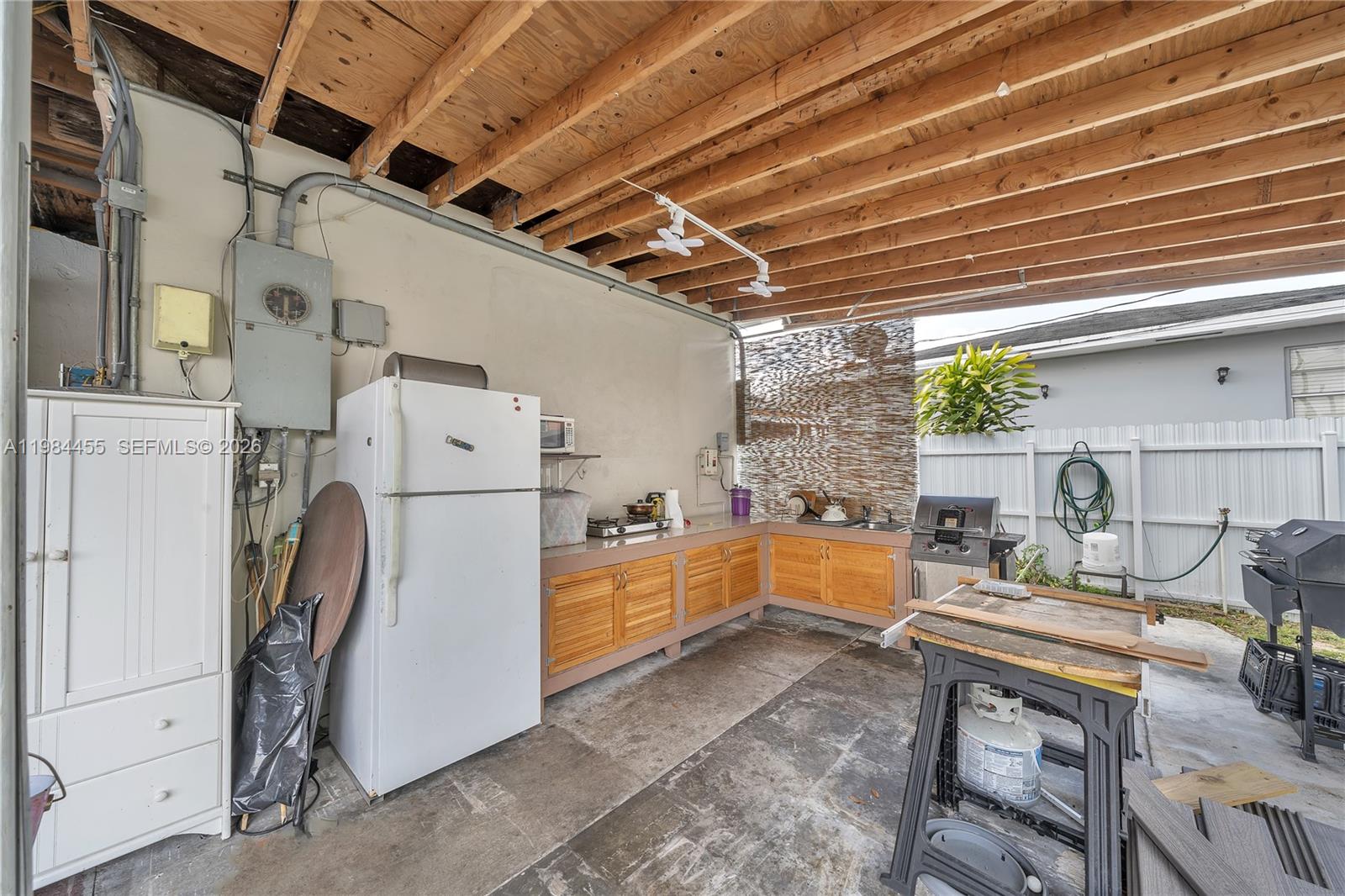 HIALEAH 9TH ADDN - Residential