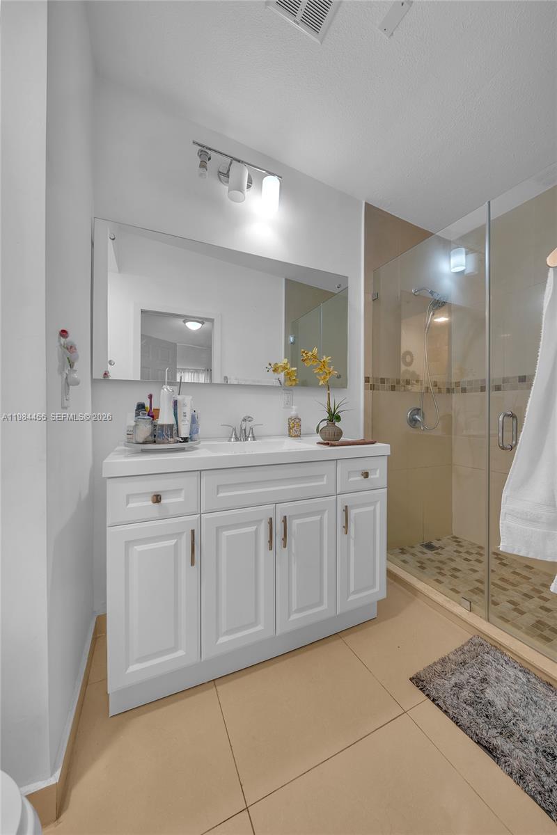 HIALEAH 9TH ADDN - Residential