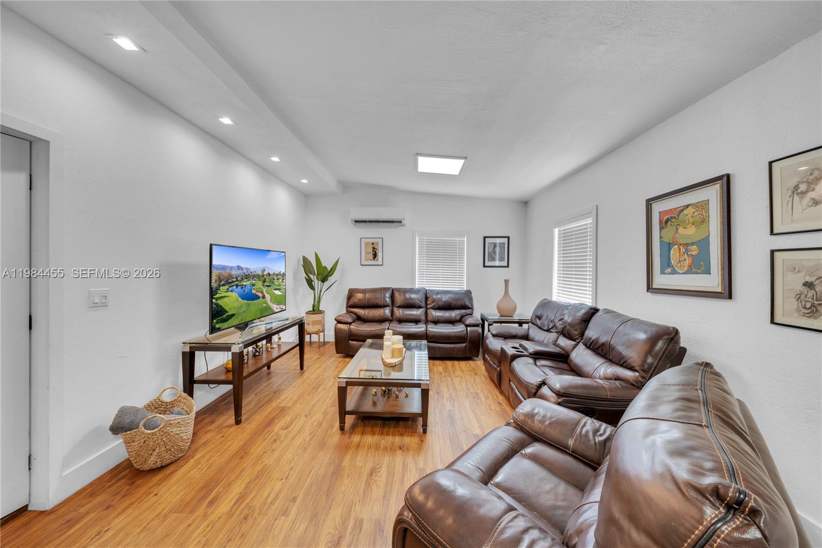 HIALEAH 9TH ADDN - Residential